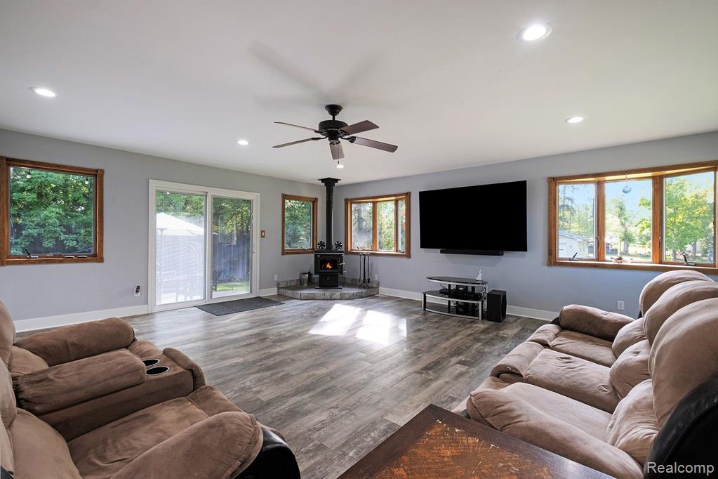 15198 Linden Road Linden, MI 48451 - Photo 13 of 35 Gallery Image 13