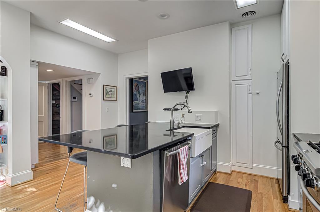 465 South Hawthorne Road Winston-Salem, NC 27103 - Photo 11 of 30 Gallery Image 11