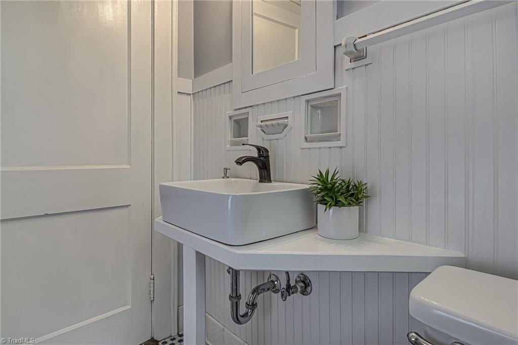 465 South Hawthorne Road Winston-Salem, NC 27103 - Photo 16 of 30 Gallery Image 16
