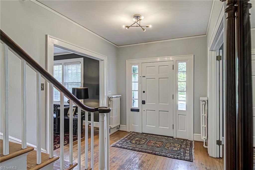 465 South Hawthorne Road Winston-Salem, NC 27103 - Photo 3 of 30 Gallery Image 3