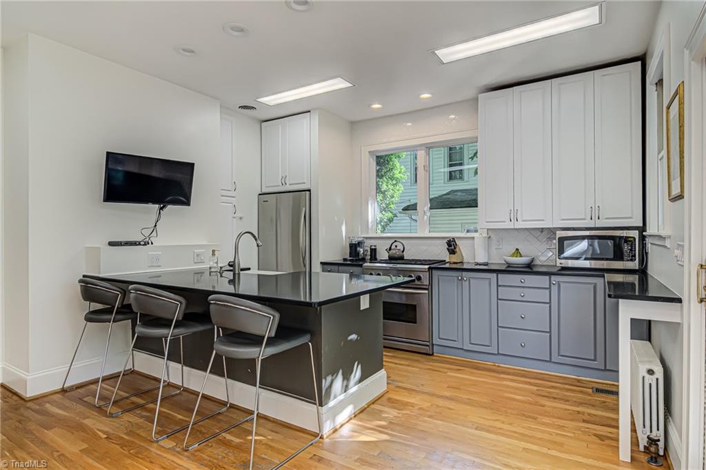 465 South Hawthorne Road Winston-Salem, NC 27103 - Photo 8 of 30 Gallery Image 8