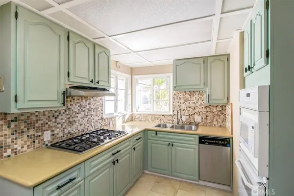 $3,695 | 7441 Beckford Avenue, Reseda, CA 91335