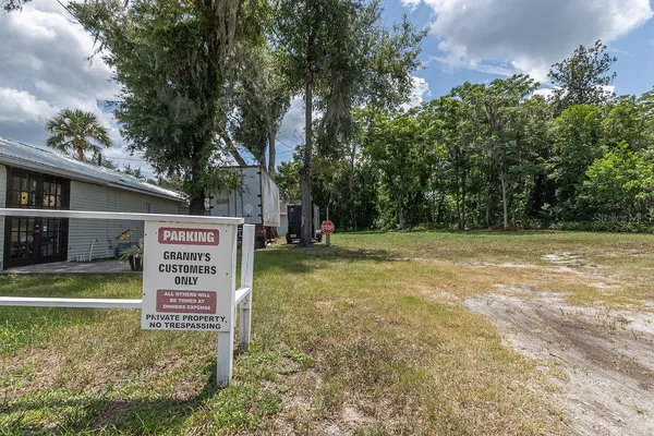 $2,500 | 209 South Florida Avenue, DeLand, FL 32720