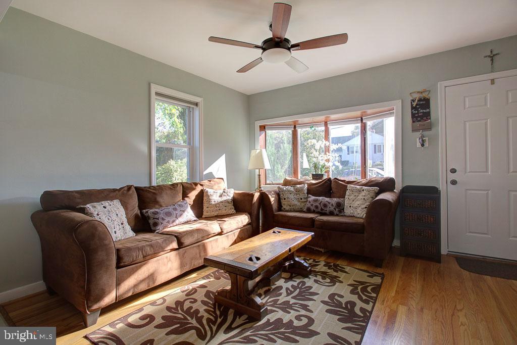8607 Old Line Road Philadelphia, PA 19128 - Photo 4 of 27