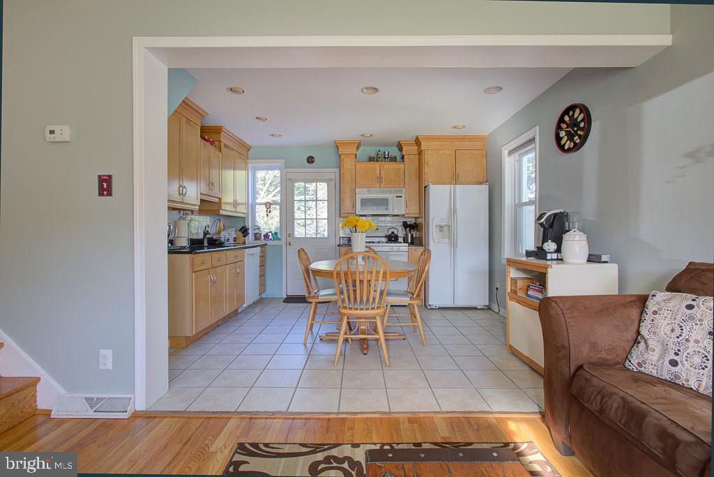 8607 Old Line Road Philadelphia, PA 19128 - Photo 5 of 27