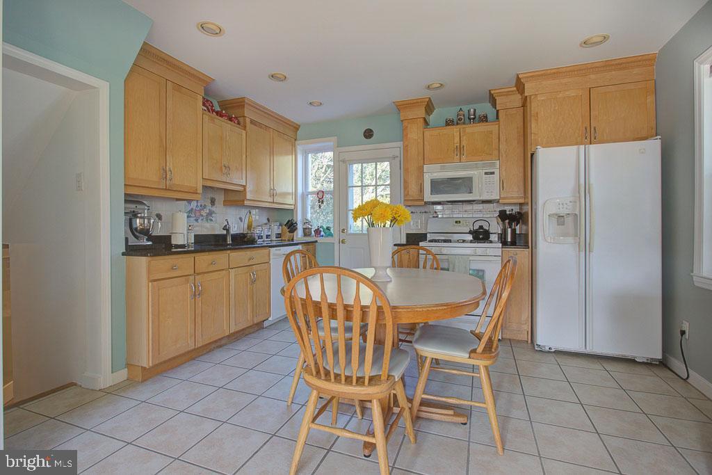 8607 Old Line Road Philadelphia, PA 19128 - Photo 6 of 27