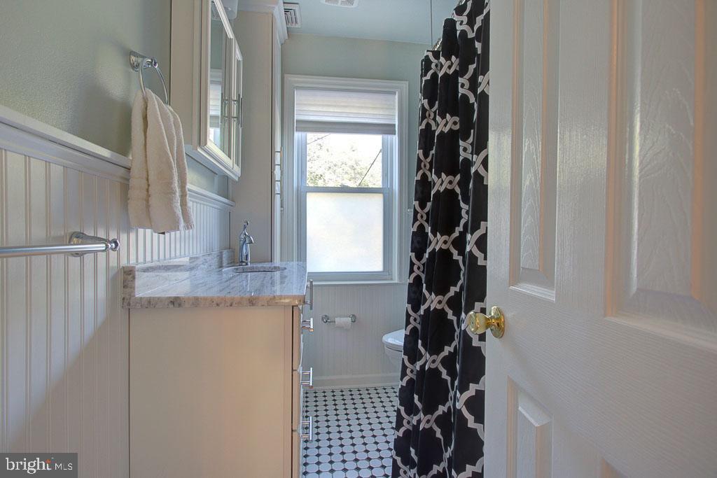 8607 Old Line Road Philadelphia, PA 19128 - Photo 8 of 27