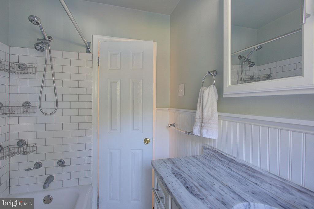 8607 Old Line Road Philadelphia, PA 19128 - Photo 10 of 27
