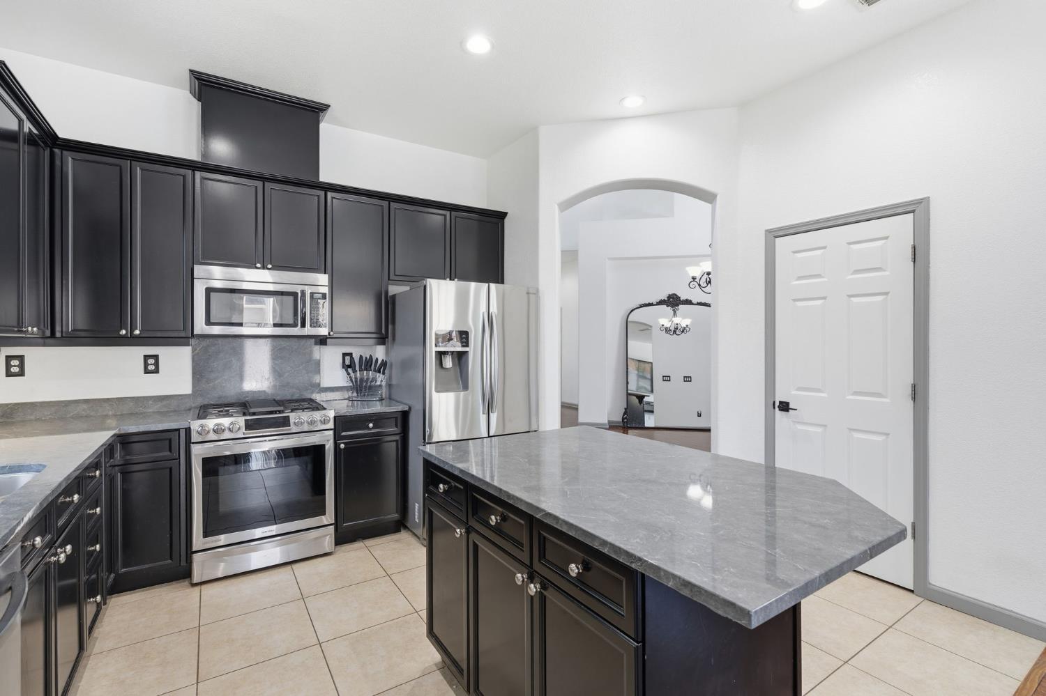 4215 Riopel Avenue Denair, CA 95316 - Photo 11 of 53