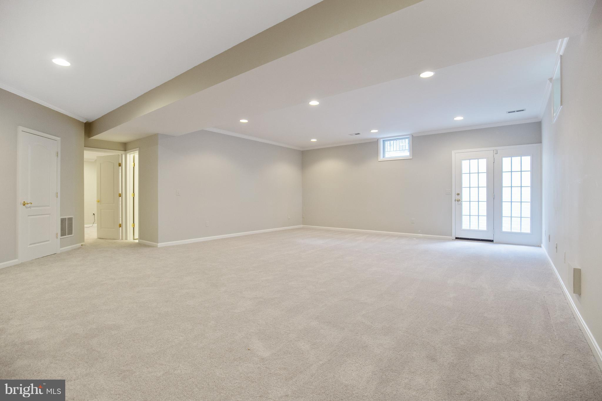 6246 Rolling Spring Court Springfield, VA 22152 - Photo 21 of 24 Great Room