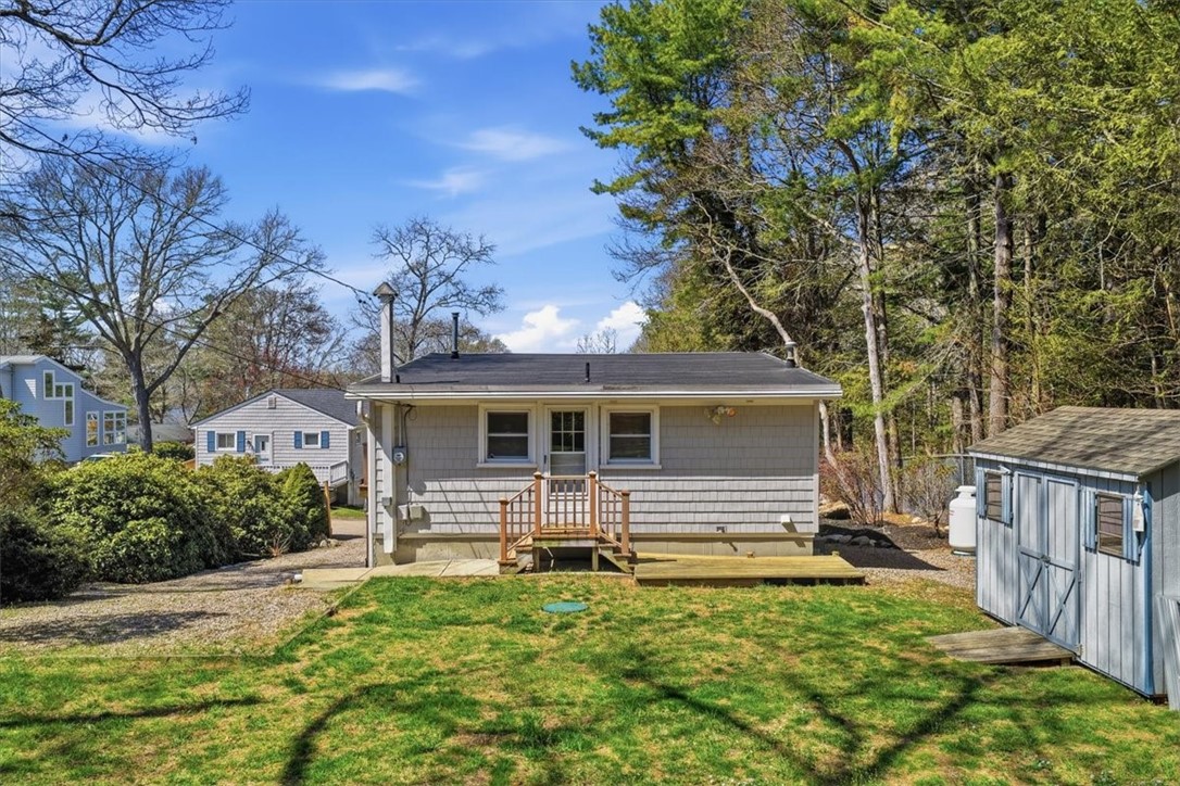 2 Michelle Lane Charlestown, RI 02813 - Photo 5 of 43