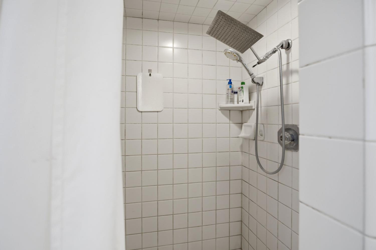 3501 North Avenue Modesto, CA 95358 - Photo 26 of 44 a bathroom with a shower