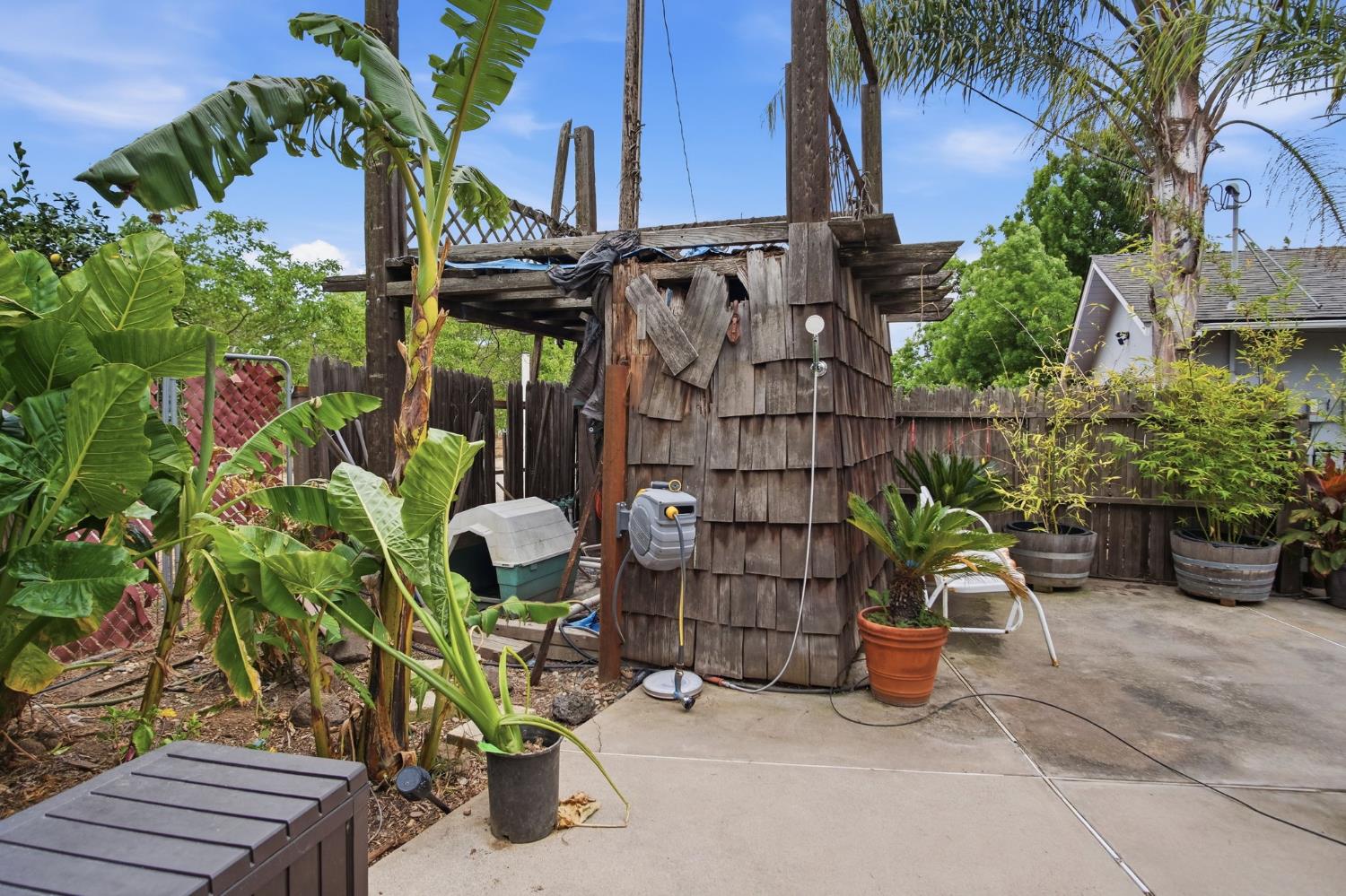 3501 North Avenue Modesto, CA 95358 - Photo 31 of 44 a backyard of a house with lots of green space