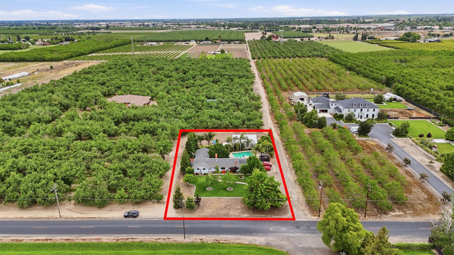 3501 North Avenue Modesto, CA 95358 - Photo 40 of 44 an aerial view of green landscape with seating space