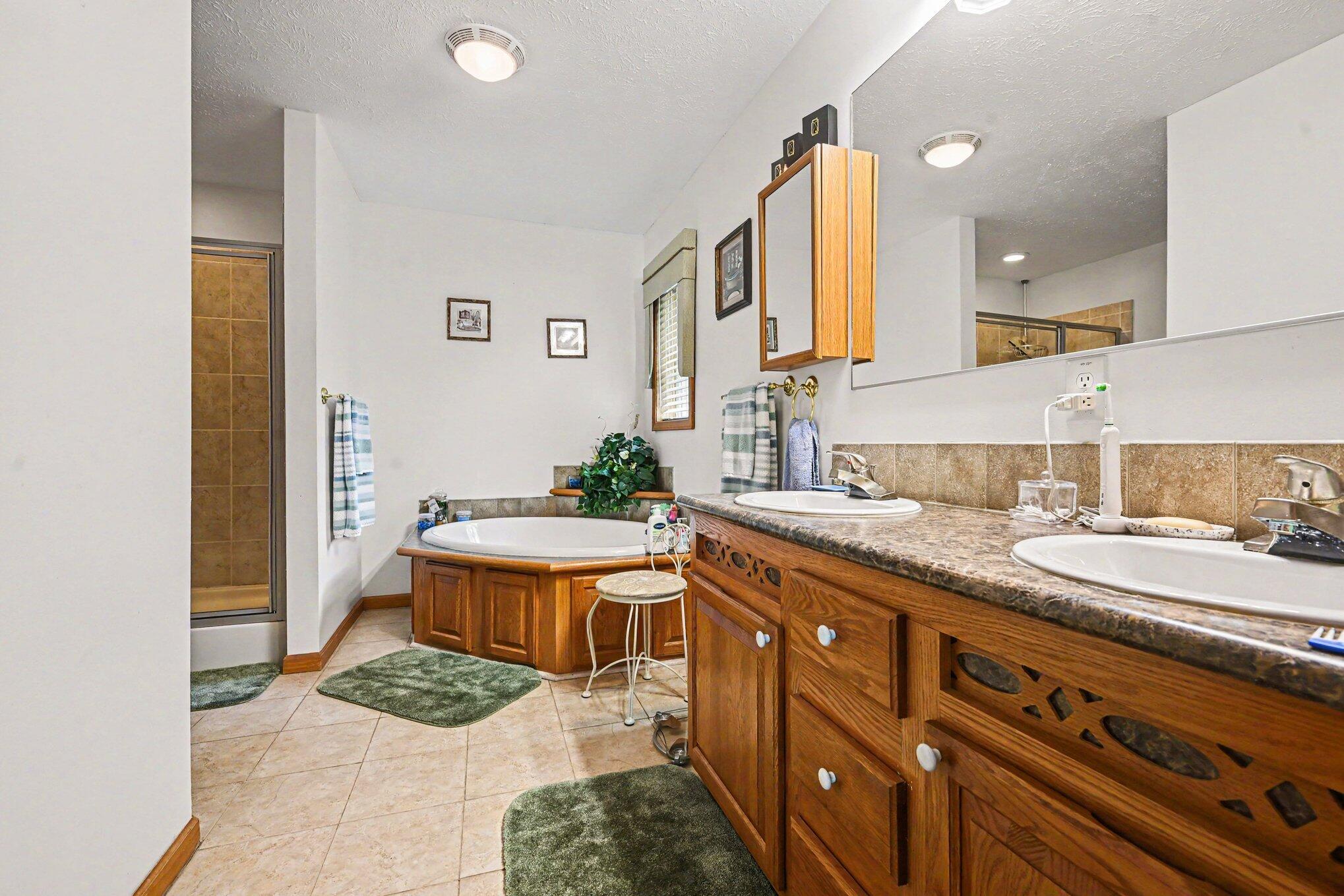 584 Orchard Road Marshall, MI 49068 - Photo 13 of 28 018_file_9554
