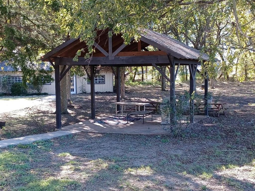 109 Cole Road Red Oak, TX 75154 - Photo 33 of 39 a front view of a house with a porch