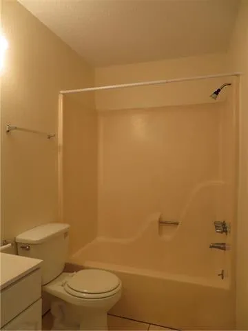 $1,300 | 712 Vouray Drive, Unit D, Kenner, LA 70065