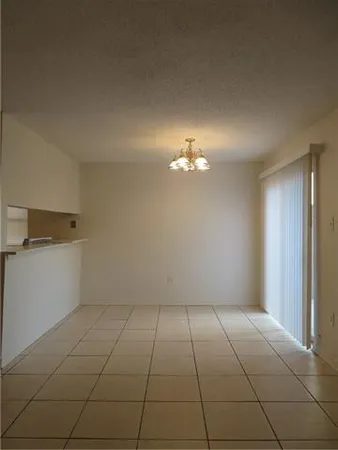 $1,000 | 712 Vouray Drive, Unit C, Kenner, LA 70065