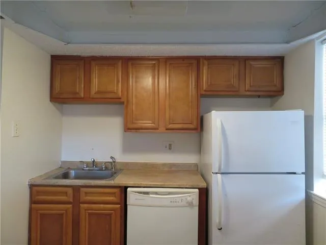 $1,300 | 712 Vouray Drive, Unit D, Kenner, LA 70065