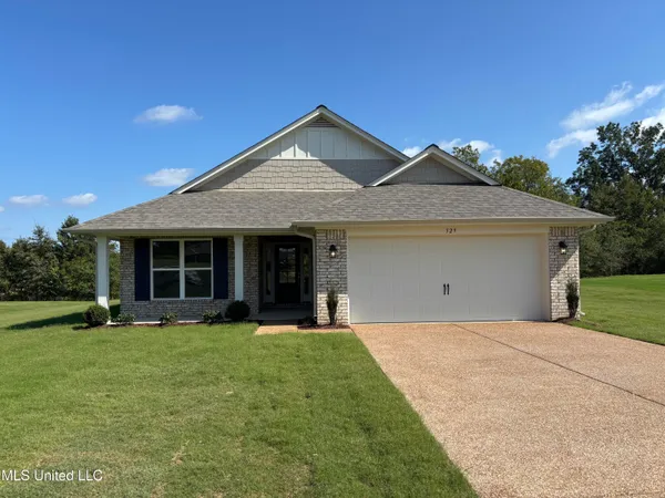 $314,700 | 329 Cardinal Lane, Senatobia, MS 38668