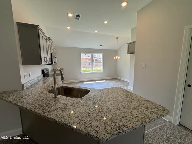 $314,700 | 329 Cardinal Lane, Senatobia, MS 38668