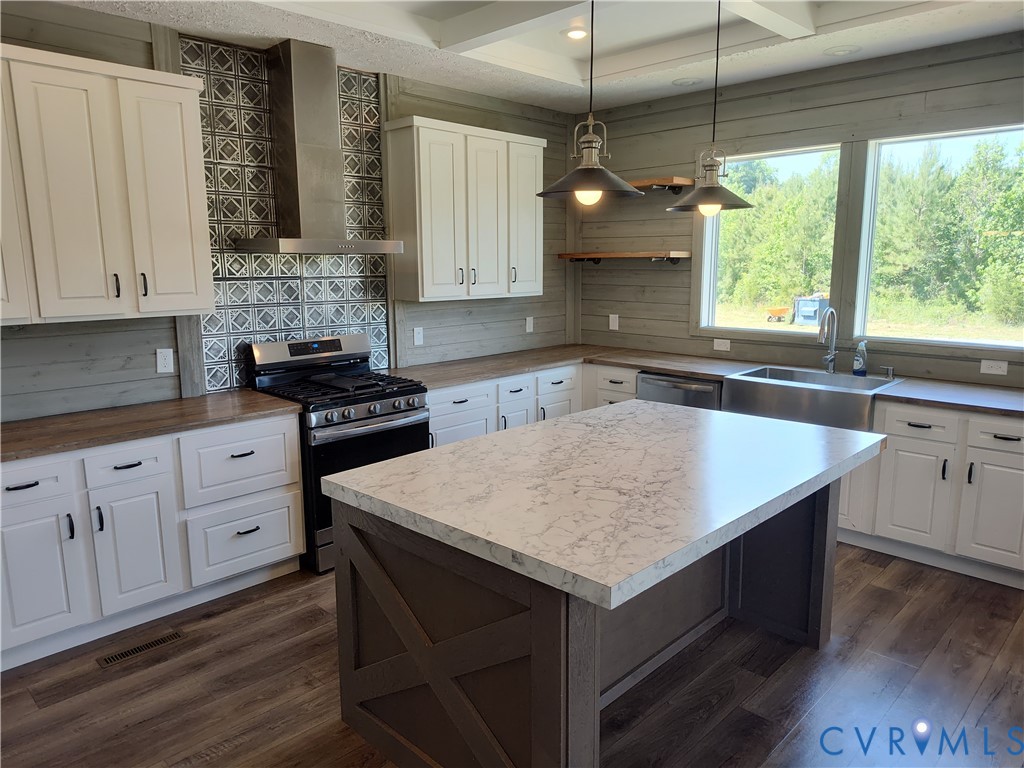 13110 Continental Road Wilsons, VA 23894 - Photo 19 of 61