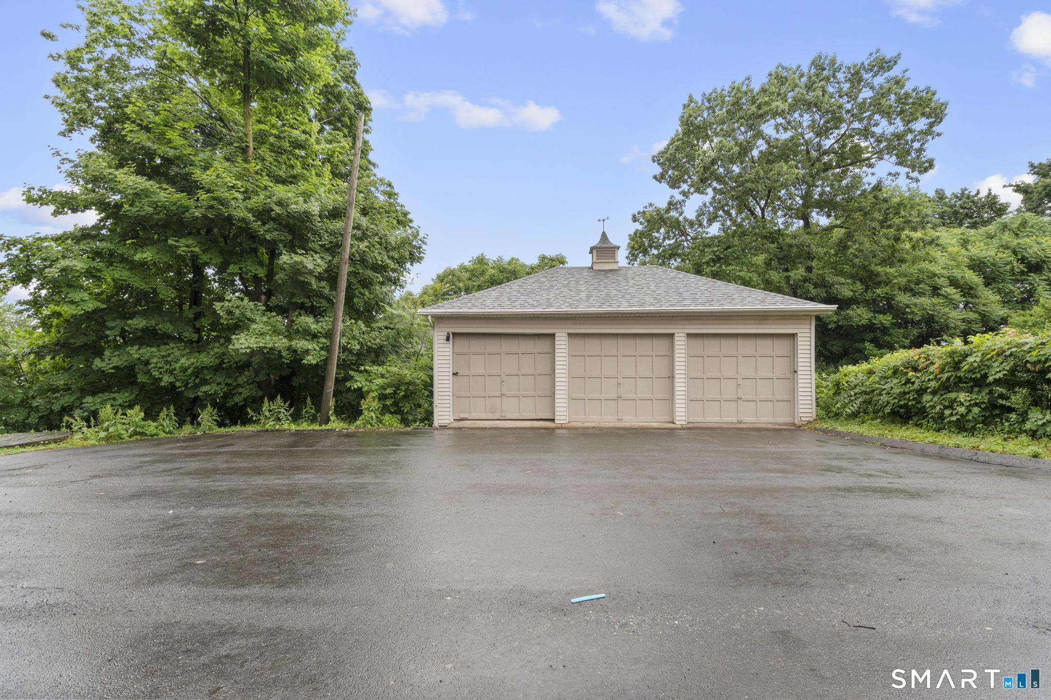 83 Pleasant Street Meriden, CT 06450 - Photo 8 of 30
