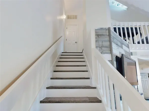 a view of entryway and hall