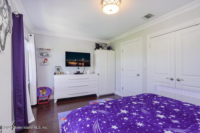 215 Presentation Circle Staten Island, NY 10312 - Photo 19 of 33 Photo May 28 2024, 11 21 53 PM