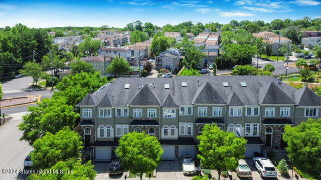 215 Presentation Circle Staten Island, NY 10312 - Photo 2 of 33 Photo May 27 2024, 10 39 54 PM