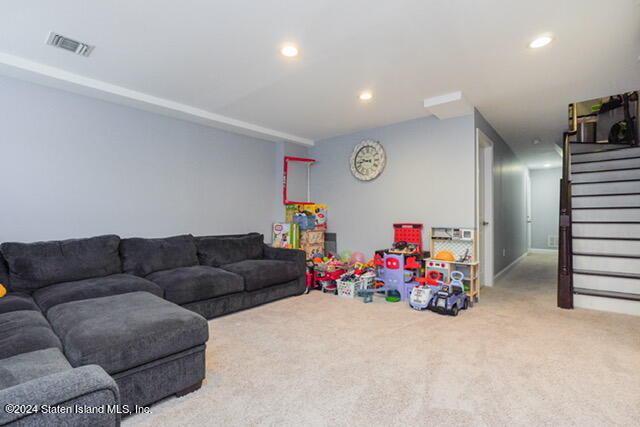 215 Presentation Circle Staten Island, NY 10312 - Photo 26 of 33 Photo May 28 2024, 11 19 09 PM