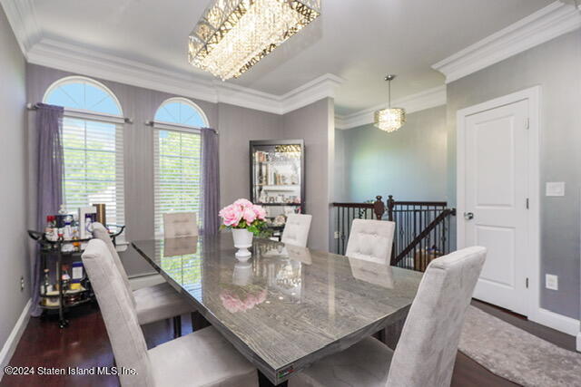 215 Presentation Circle Staten Island, NY 10312 - Photo 5 of 33 Photo May 28 2024, 11 12 48 PM