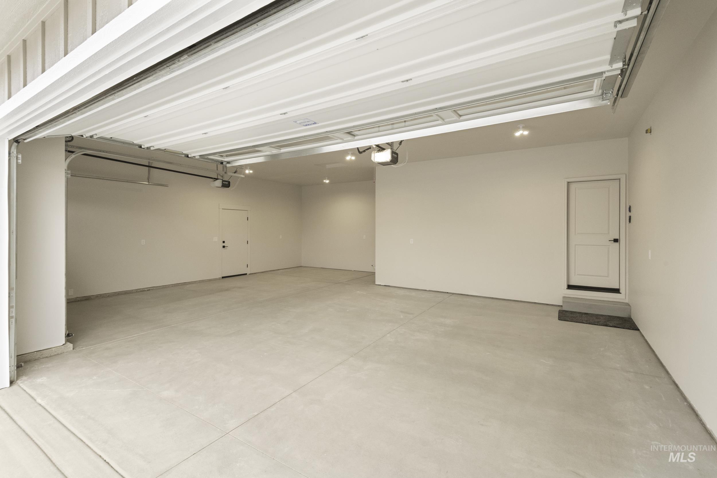 1988 West Bittern Street Nampa, ID 83686 - Photo 31 of 34 View of garage