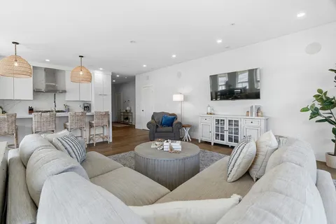 $889,000 | 60 Newbury Street, Unit 1, Quincy, MA 02171