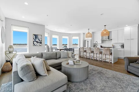 $889,000 | 60 Newbury Street, Unit 1, Quincy, MA 02171