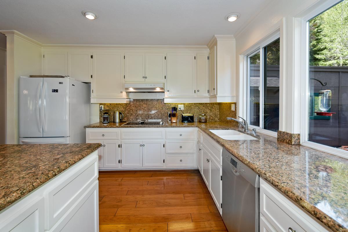 385 Sugarloaf Road Scotts Valley, CA 95066 - Photo 5 of 32 Gallery Image 5