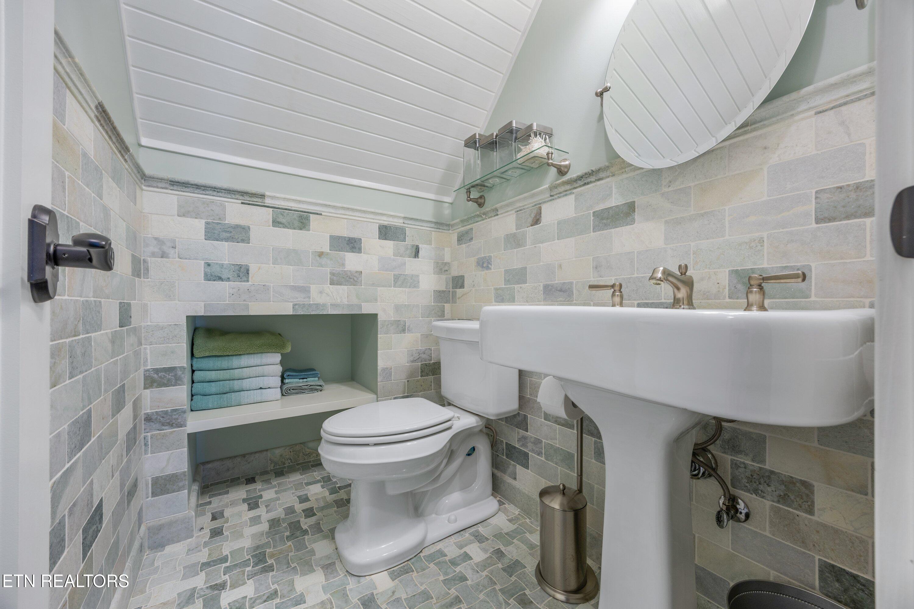 169 Helms Ferry Road Sharps Chapel, TN 37866 - Photo 28 of 60 169 Helms Ferry Rd18 2