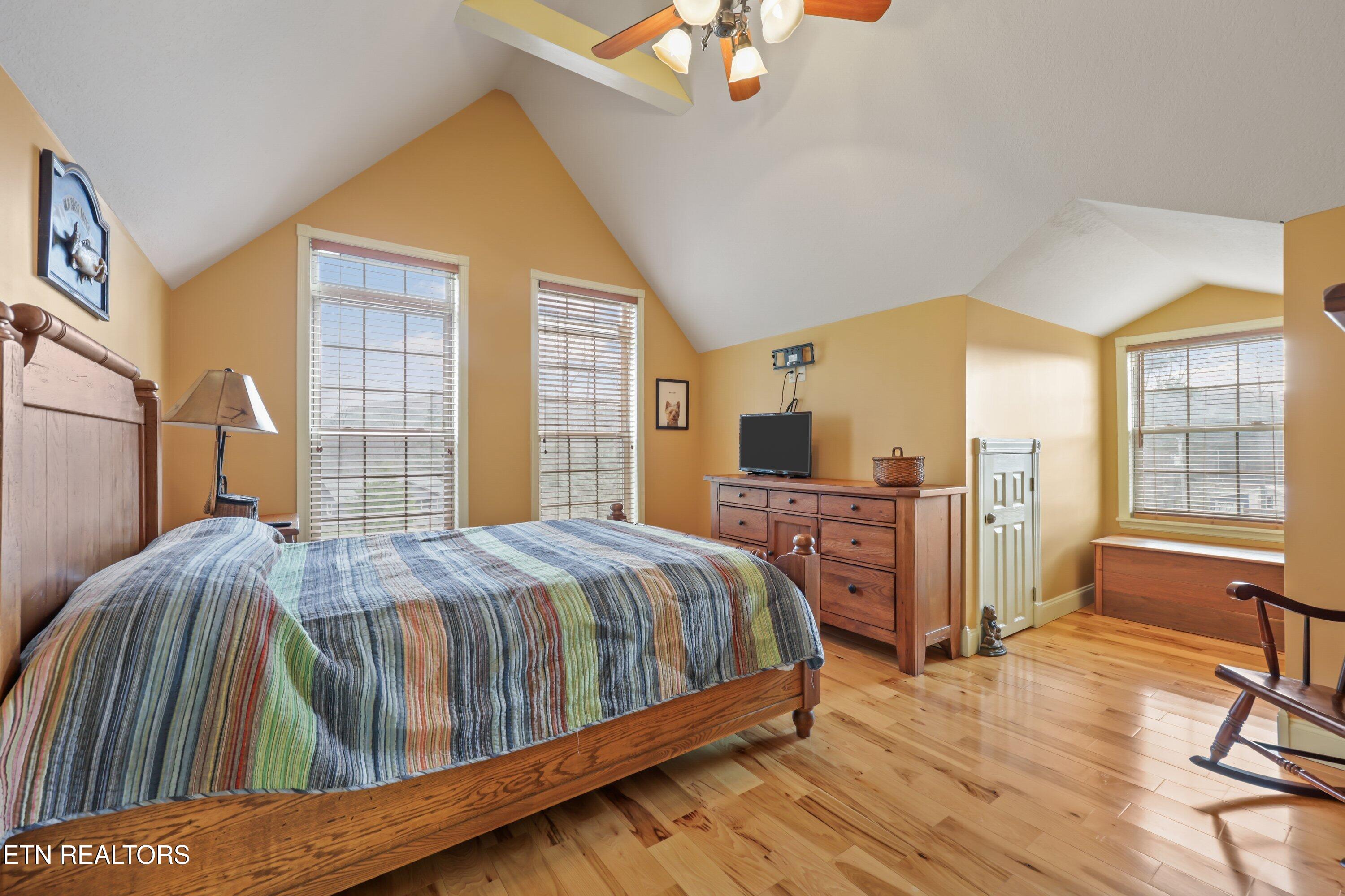 169 Helms Ferry Road Sharps Chapel, TN 37866 - Photo 53 of 60 Carriage House Sleeping Qtrs