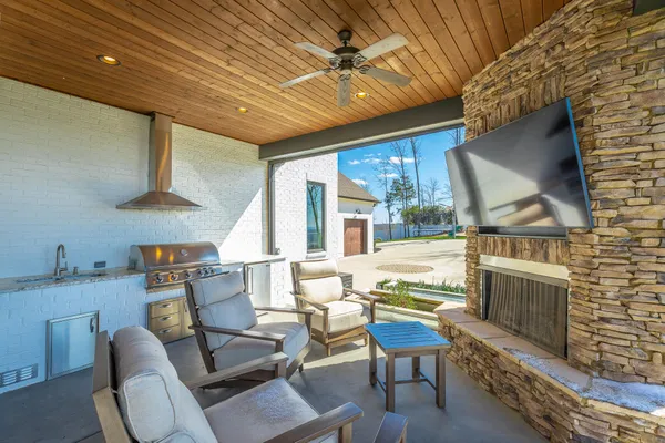 $2,500,000 | 8269 Balata Drive, Ooltewah, TN 37363