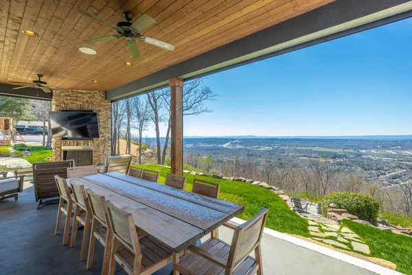 $2,500,000 | 8269 Balata Drive, Ooltewah, TN 37363
