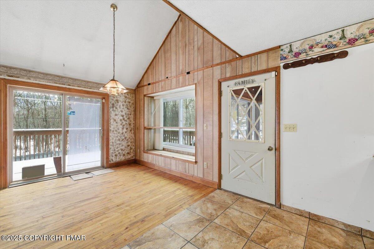 5695 Decker Road Bushkill, PA 18324 - Photo 5 of 29 a view of a interior of the house