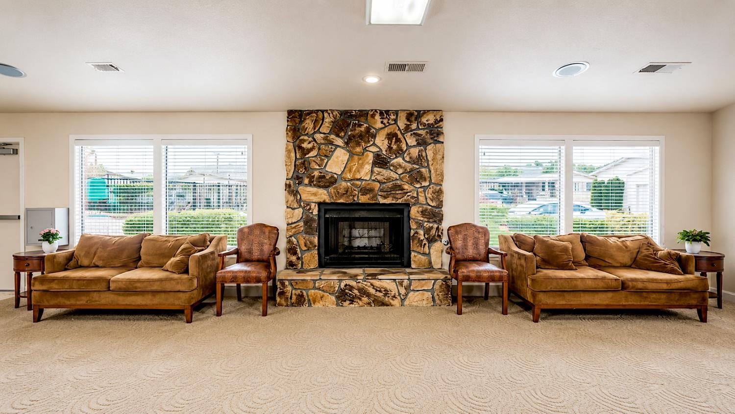 812 West Clover Road, Unit 59 Tracy, CA 95376 - Photo 47 of 51 Interior Club House - 4