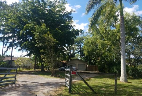 5187 2nd Road Lake Worth, FL 33467 - Photo 3 of 12 0048