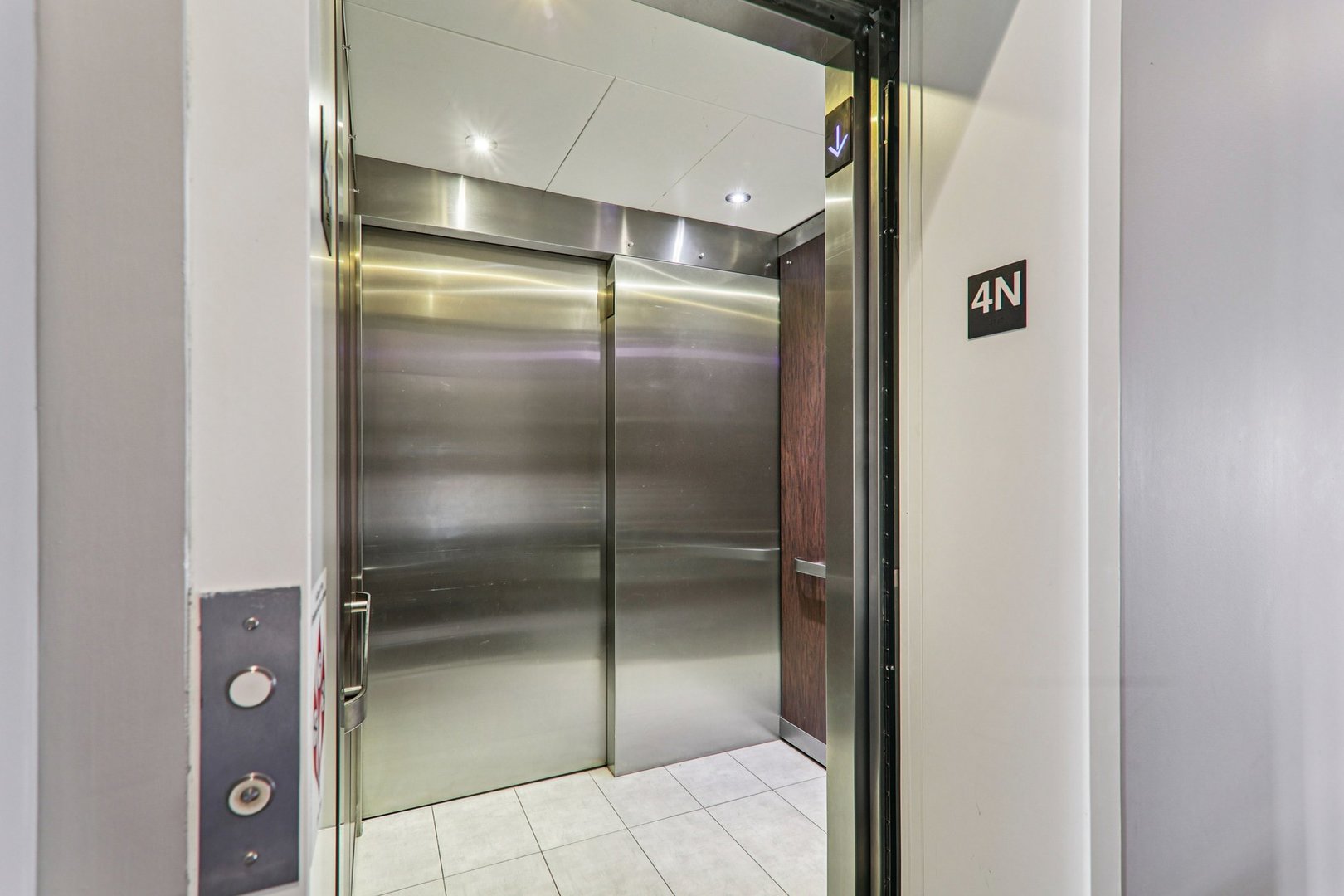 20 North Carpenter Street, Unit 4N Chicago, IL 60607 - Photo 2 of 27