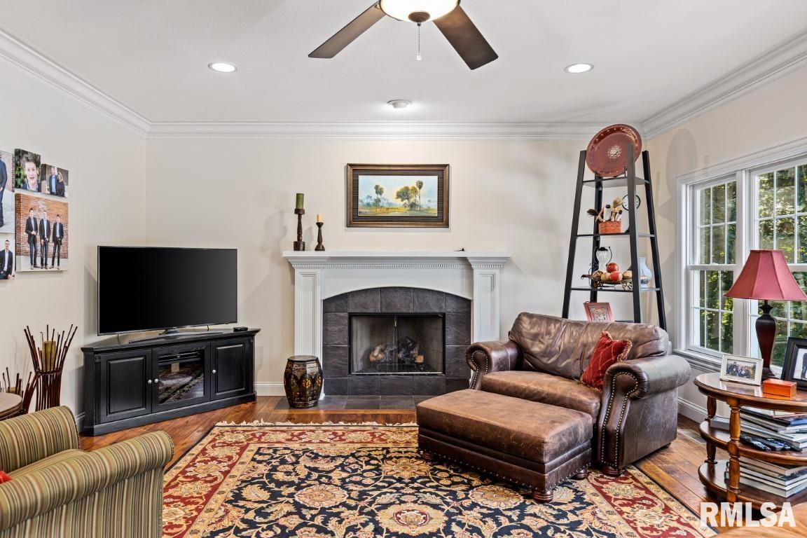 1812 Autumn Ridge Washington, IL 61571 - Photo 10 of 50 Gallery Image 10