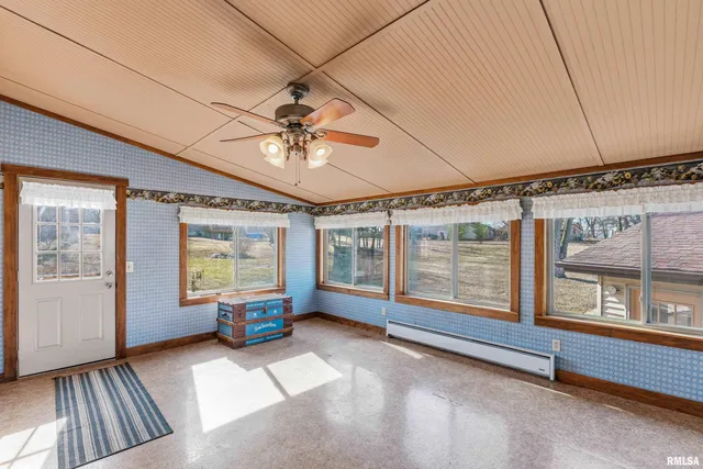 $314,900 | 409 North Main Street, Payson, IL 62360