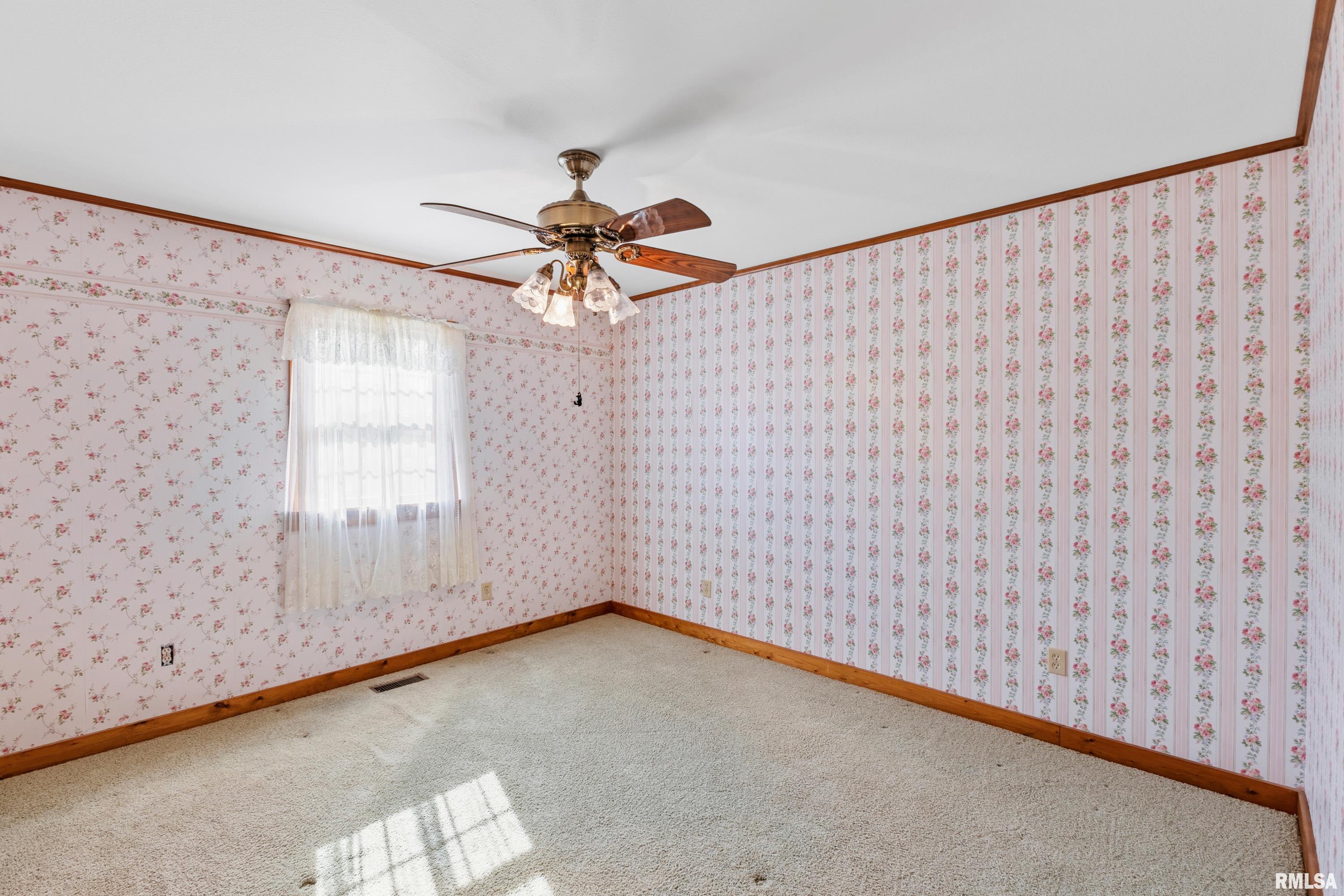 409 North Main Street Payson, IL 62360 - Photo 13 of 35