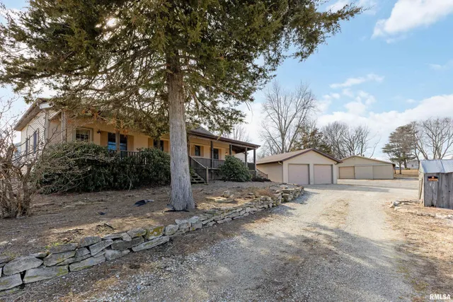 $314,900 | 409 North Main Street, Payson, IL 62360