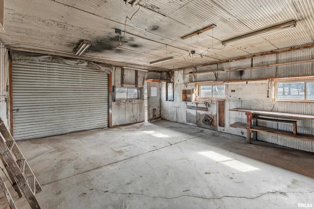 $314,900 | 409 North Main Street, Payson, IL 62360