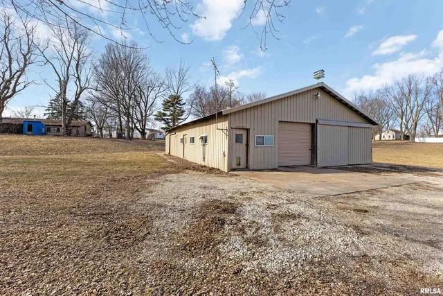 $314,900 | 409 North Main Street, Payson, IL 62360